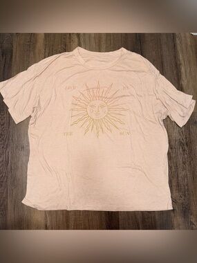 American Eagle Celestial "Live By The Sun" Graphic T-Shirt Light Peach - Size L/